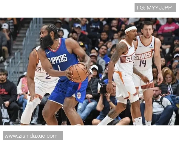 快船与爵士激战抢七赛场回顾与精彩瞬间分析 快船与爵士激战抢七赛场回顾与精彩瞬间分析