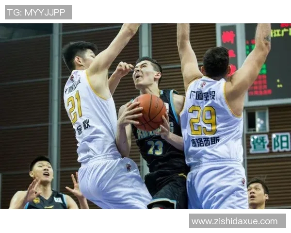 林志杰与李根的巅峰对决谁将成为篮球场上的传奇英雄 林志杰与李根的巅峰对决谁将成为篮球场上的传奇英雄