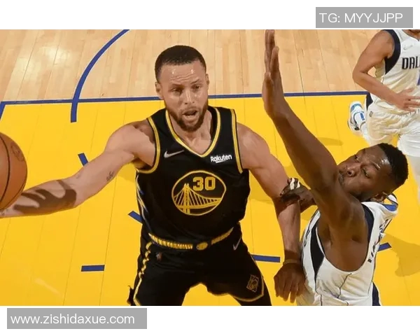 勇士与独行侠激战正酣CCTV全程直播精彩瞬间回顾 勇士与独行侠激战正酣CCTV全程直播精彩瞬间回顾