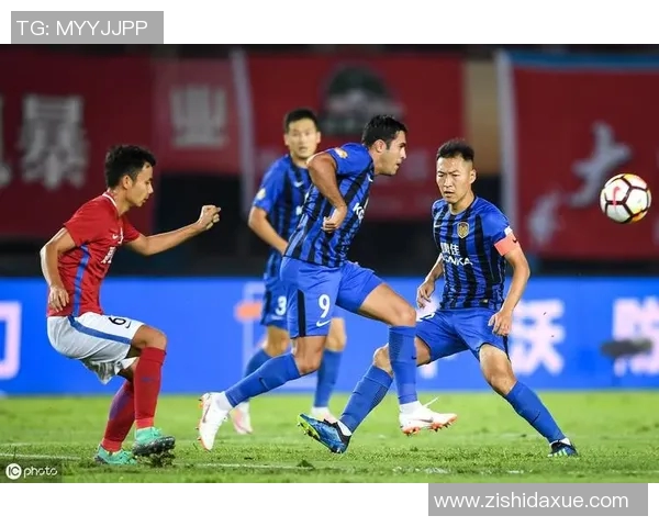 江苏苏宁迎战河南建业争夺中超联赛关键三分的激烈对决