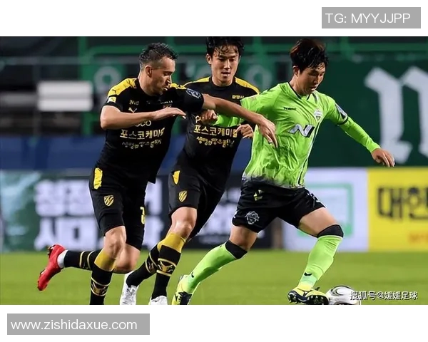 FC首尔与南方球队的激烈对决展现足球魅力与团队精神 FC首尔与南方球队的激烈对决展现足球魅力与团队精神