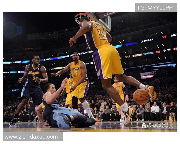 湖人对决蓝网精彩赛事回顾与分析11月4日比赛亮点与球员表现