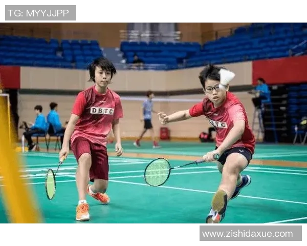 羽毛球的梦想与坚持：上海羽毛球队成长历程的真实记录