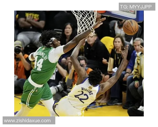 罗伯特威廉姆斯三世的篮球生涯与未来发展潜力分析 罗伯特威廉姆斯三世的篮球生涯与未来发展潜力分析